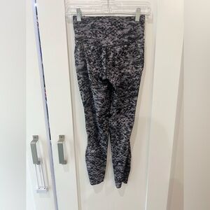 🤩3/$27🤩 Lululemon Athletica Black and Gray Patterned Activewear. Size small.